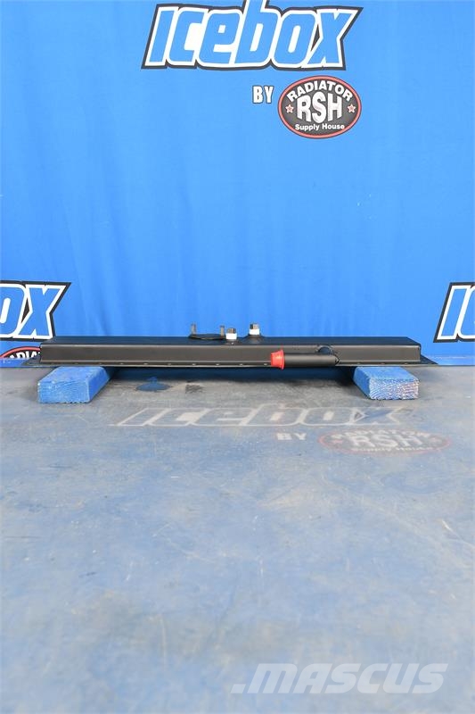 Kenworth Bottom Tank # 604711 Радіатори