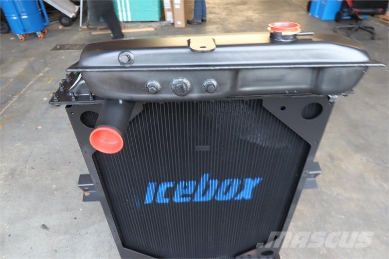 Kenworth C500 Radiator # 604109 Jäähdyttimet