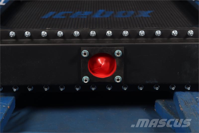 Kenworth K100 Radiator # 604035 Jäähdyttimet