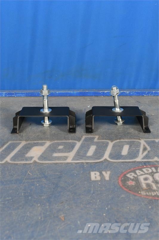 Kenworth Mounting Bracket # 604744 Jäähdyttimet