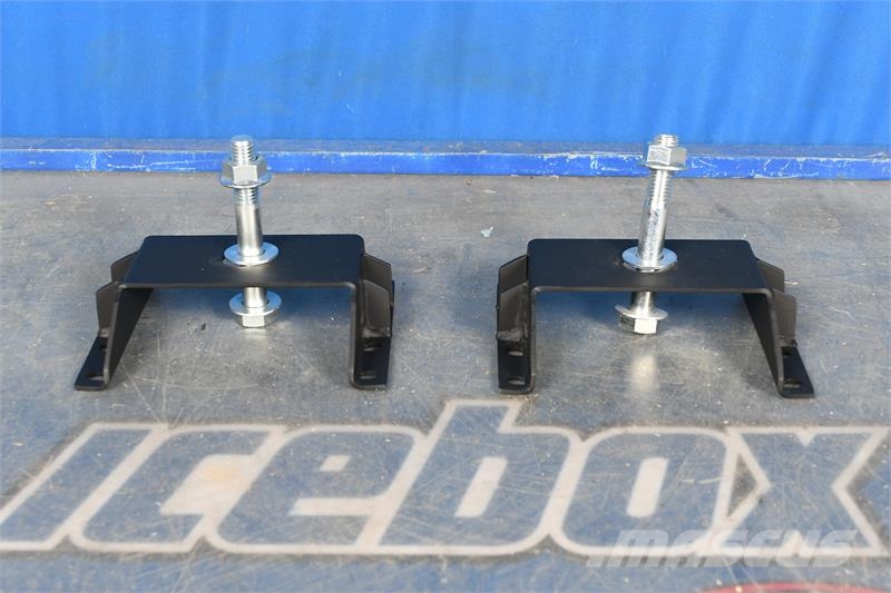 Kenworth Mounting Bracket # 604744 Jäähdyttimet
