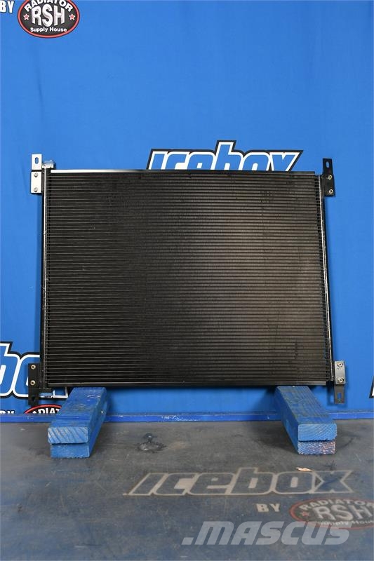 Kenworth T-2000 AC Condenser # 604766 Jäähdyttimet