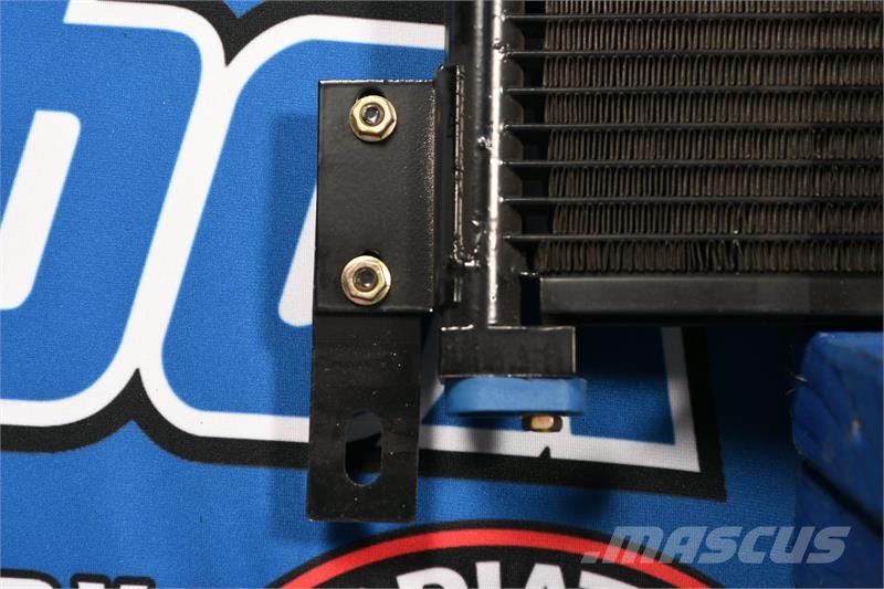 Kenworth T-2000 AC Condenser # 604766 Jäähdyttimet
