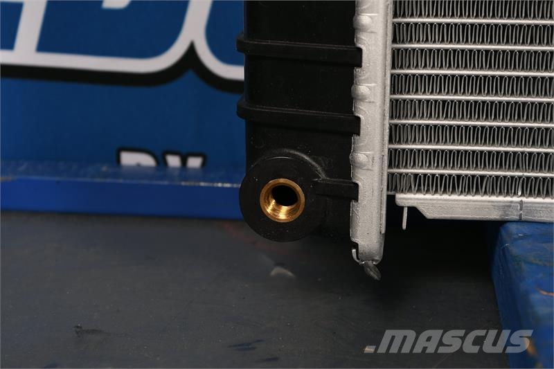 Kenworth T-300, FLD112 , FLD120 & FLD13 Radiator # 604620 Jäähdyttimet