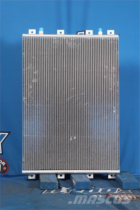 Kenworth T-800B AC Condenser # 604552 Radiadores