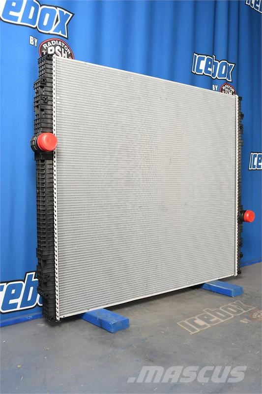 Kenworth T-800W Radiator # 604104 Jäähdyttimet