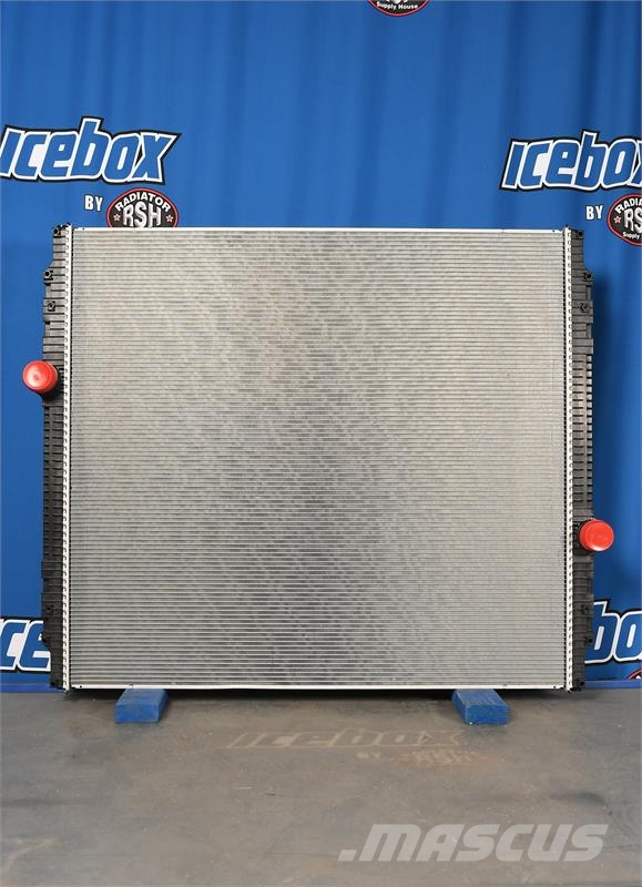 Kenworth T-800W Radiator # 604104 Jäähdyttimet