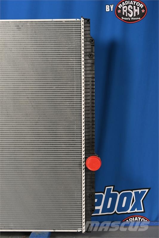 Kenworth T-800W Radiator # 604104 Jäähdyttimet