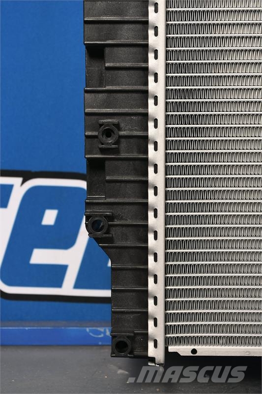 Kenworth T-800W Radiator # 604104 Jäähdyttimet