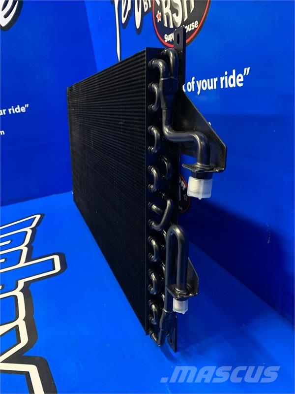 Kenworth T300 AC Condenser # 604765 Jäähdyttimet