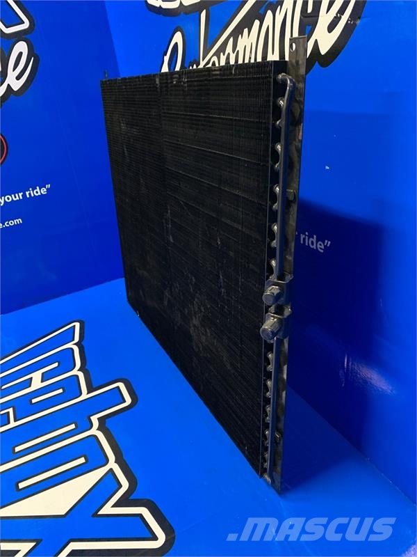 Kenworth T600 A Model AC Condenser # 604669 Радіатори