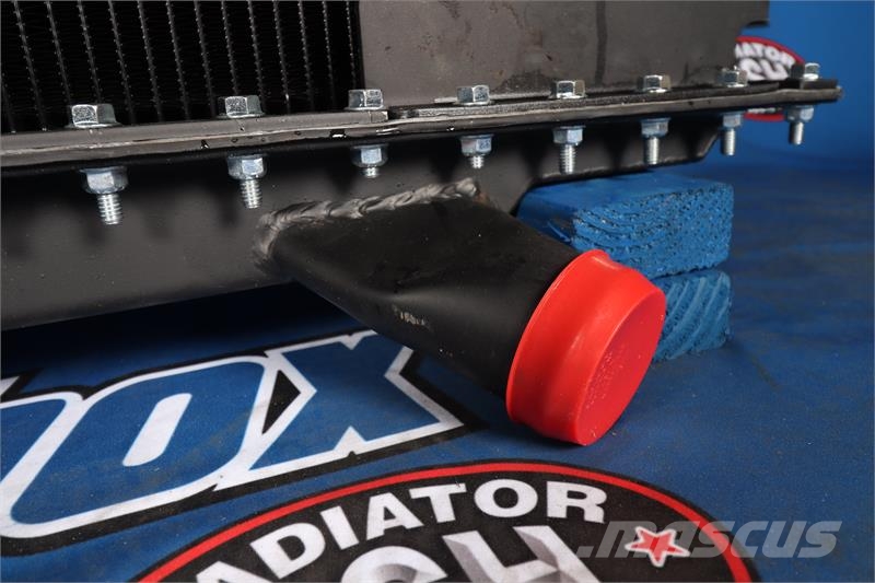 Kenworth T600 / T800 Radiator # 604043 Радіатори