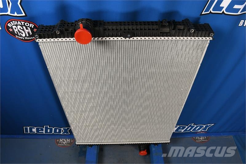Kenworth T660 / W900 / W900B2 Radiator # 604062 Radiators