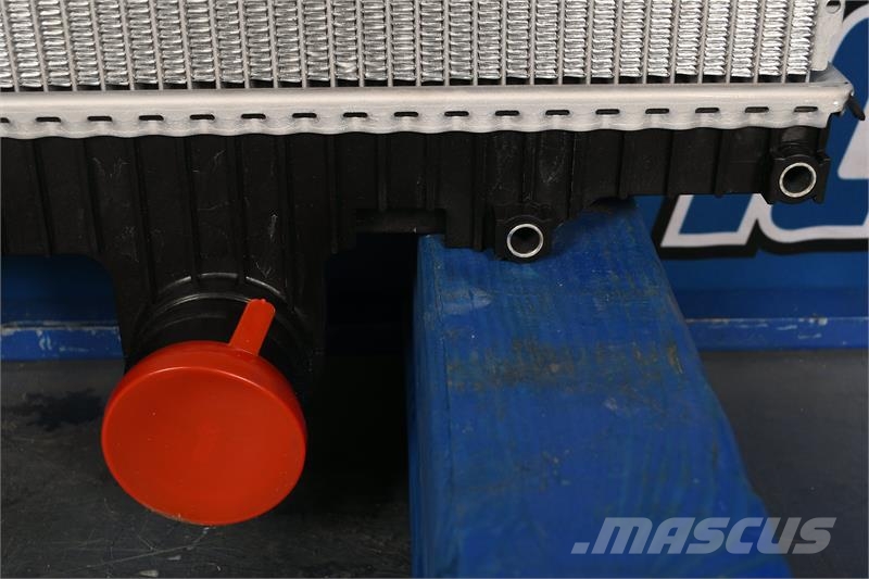 Kenworth T660 / W900 / W900B2 Radiator # 604062 Radiators
