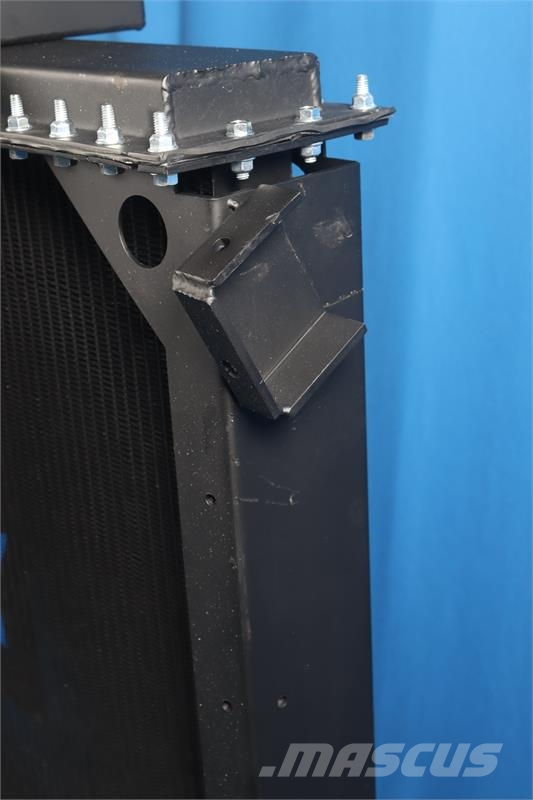 Kenworth W-900 A/B Radiator # 604015 Jäähdyttimet