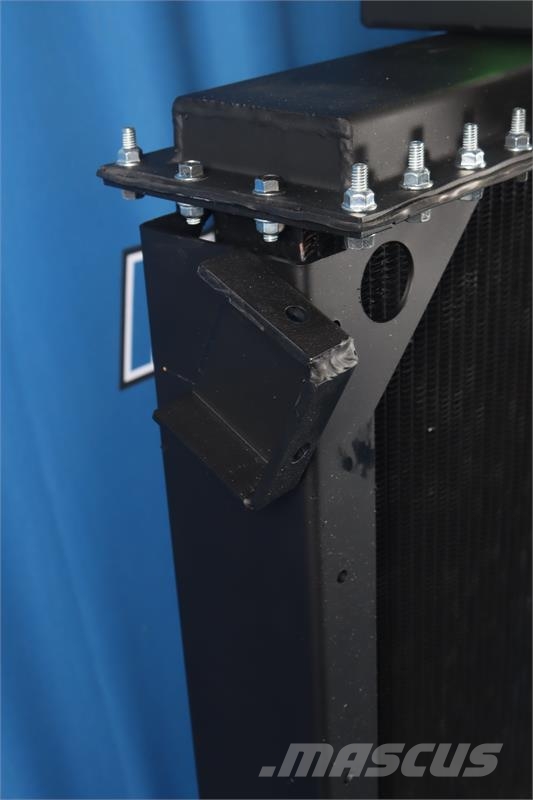 Kenworth W-900 A/B Radiator # 604015 Jäähdyttimet