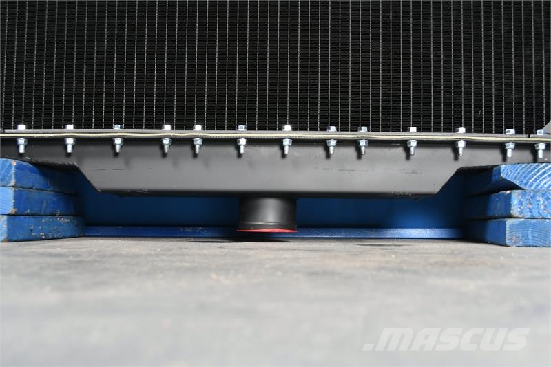 Kenworth W900 Radiator # 604081 Jäähdyttimet
