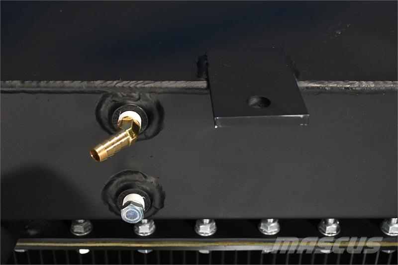 Kenworth W900B Radiator # 604022 Jäähdyttimet