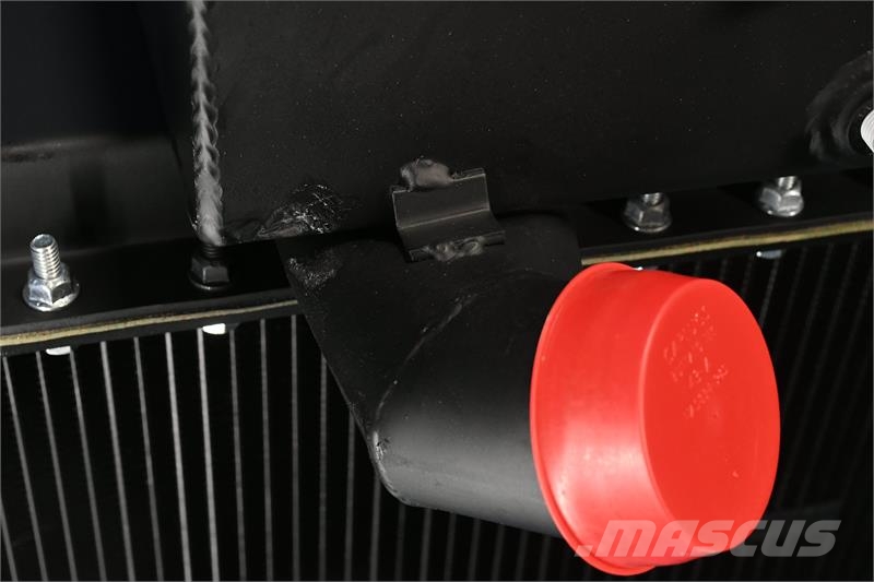 Kenworth W900B Radiator # 604022 Jäähdyttimet