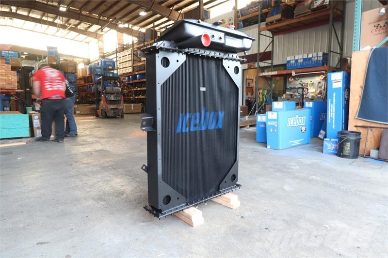 Kenworth W900L Radiator # 604103 Jäähdyttimet