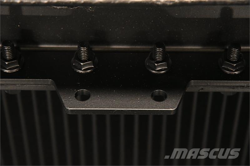 Kenworth W900L Radiator # 604037 Jäähdyttimet