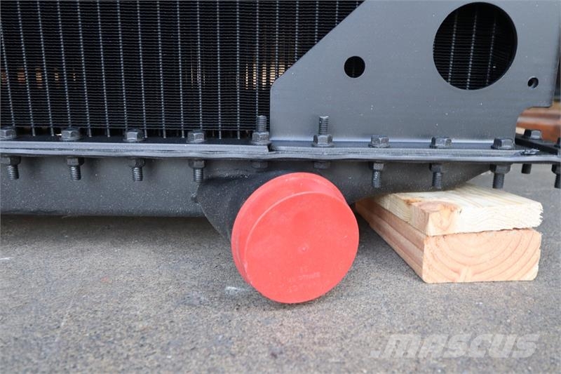 Kenworth W900L, T600, T800 Radiator # 604033 Radiators