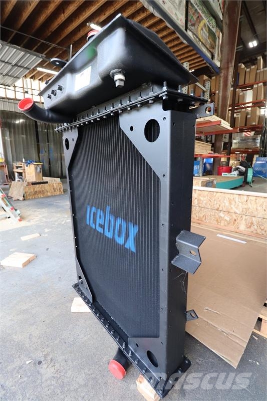 Kenworth W900L, T600, T800 Radiator # 604033 Radiators