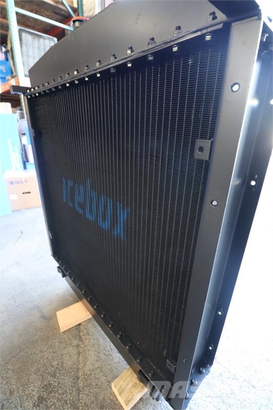 Komatsu D68E Radiator # 930207 Radiateurs
