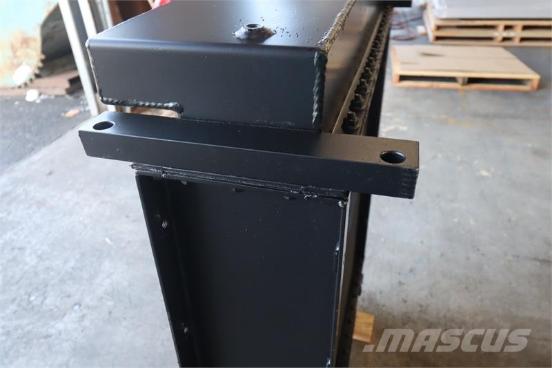 Komatsu D68E Radiator # 930207 Radiateurs