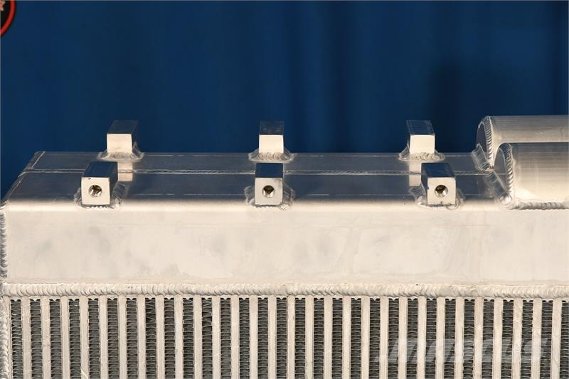 Komatsu HM400 Charge Air Cooler # 930253 Radiatoren