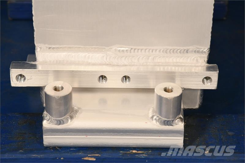 Komatsu HM400 Charge Air Cooler # 930253 Radiatoren