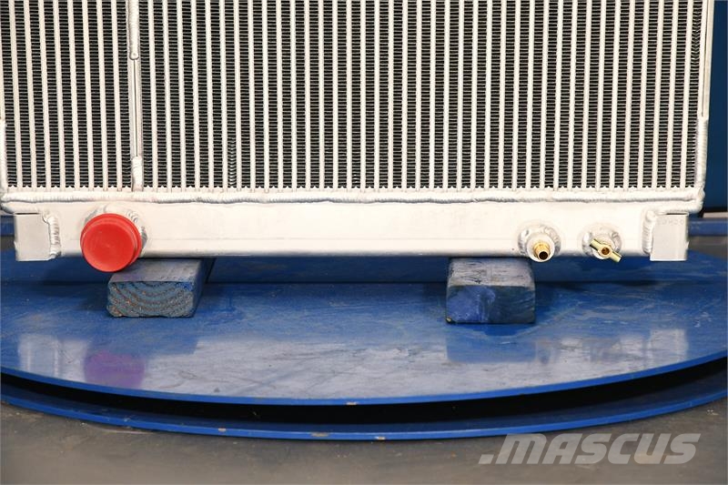 Komatsu PC200 Radiator # 930099 Radiadores