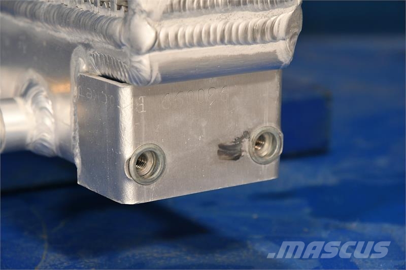 Komatsu PC200 Radiator # 930099 Radiadores