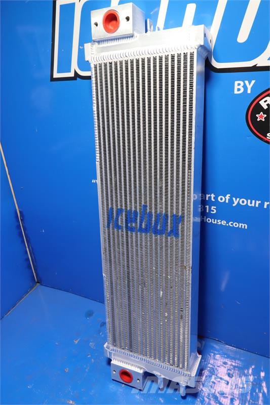 Komatsu PC228US3 Oil Cooler # 930150 Радиаторы