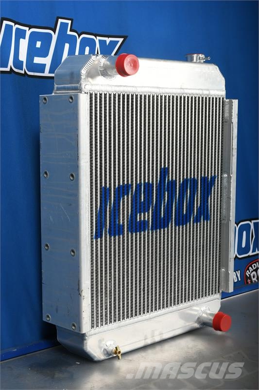 Kubota Chipper Radiator # 820095 Радиатори