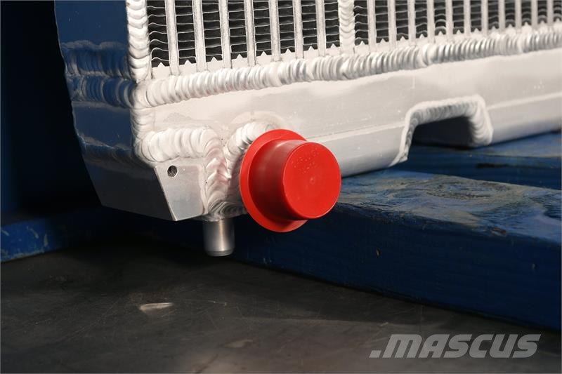 Kubota L3800D Radiator # 820047 Radijatori