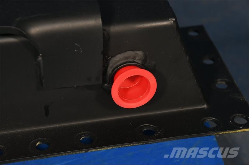 Mack Bottom Tank # 605128 Radiadores