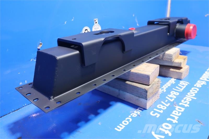 Mack Bottom Tank # 605135 Radiadores
