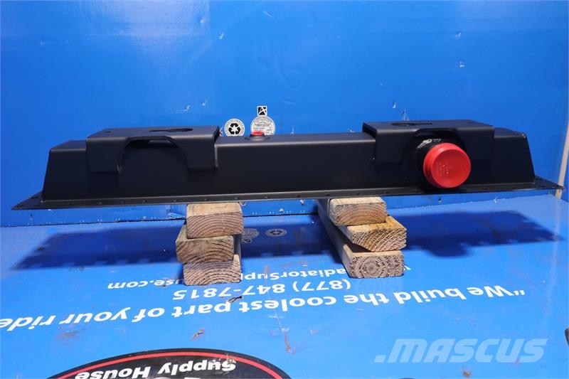 Mack Bottom Tank # 605135 Radiadores
