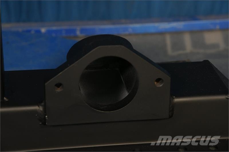 Mack Bottom Tank # 605140 Radiatorer