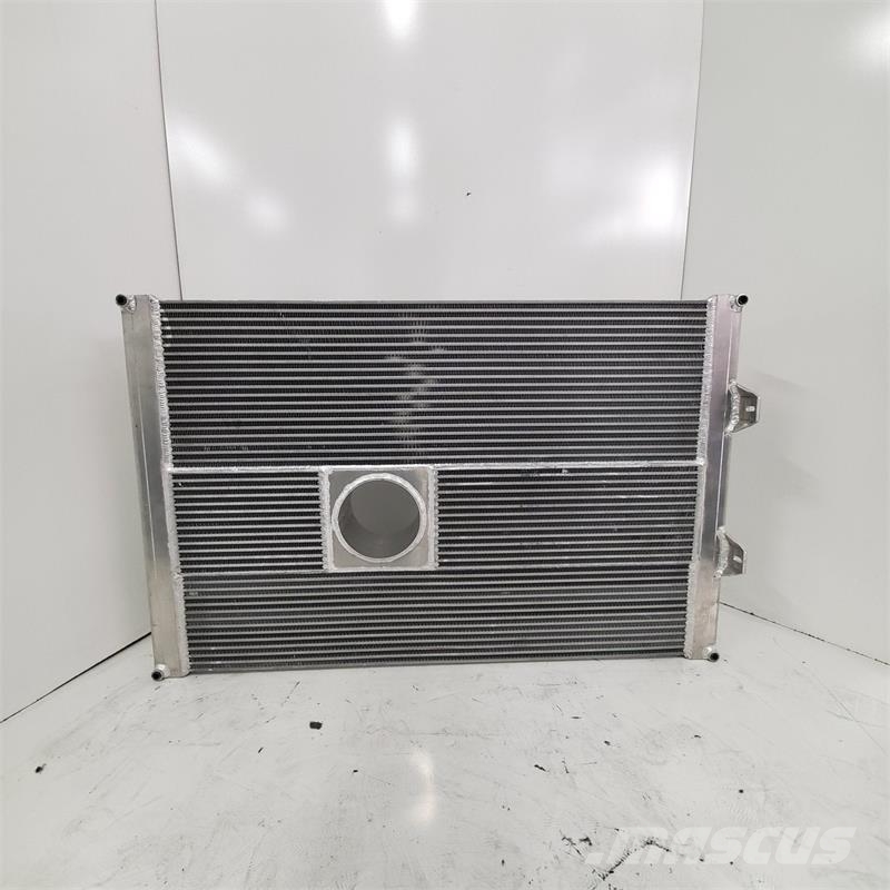 Mack MR Radiator # 605037 Radyatörler
