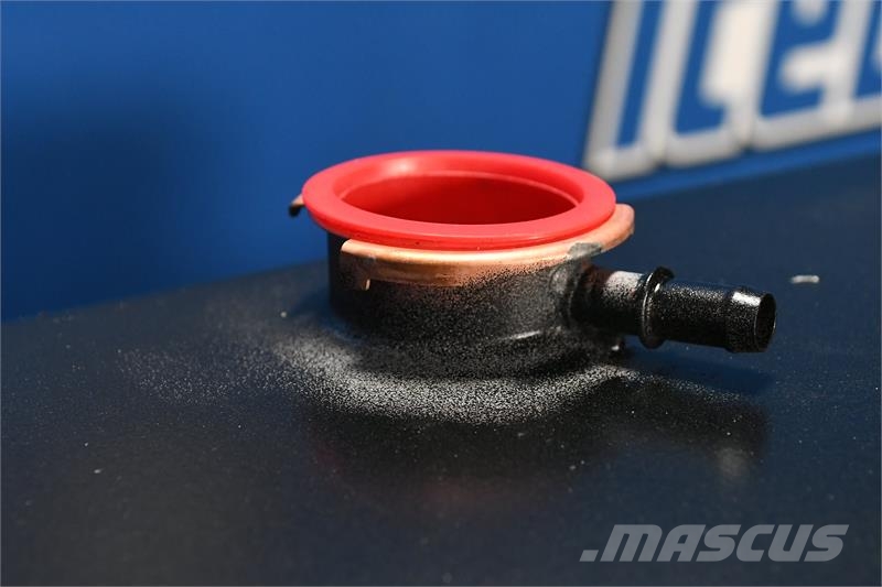 Mack Radiator # 605000 مشعات