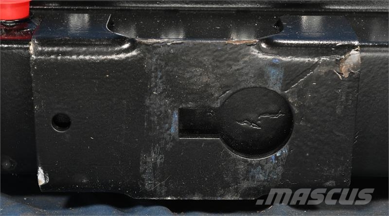 Mack Radiator # 605000 مشعات