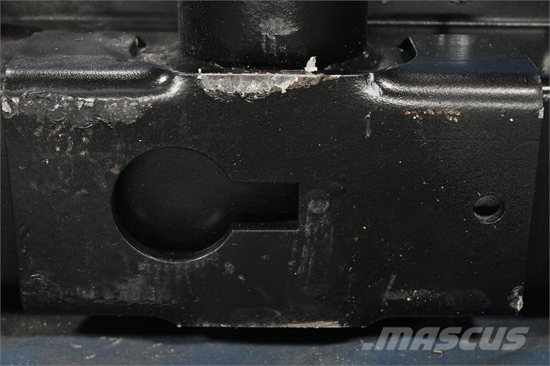 Mack Radiator # 605000 مشعات