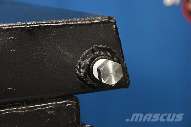 Mack Radiator # 605003 Radyatörler