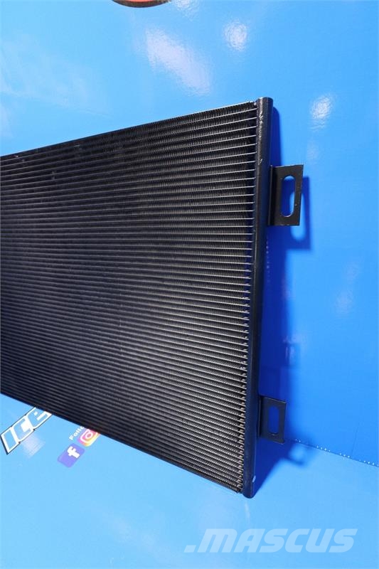 Mack RD688 Series, RL AC Condenser # 605353 مشعات