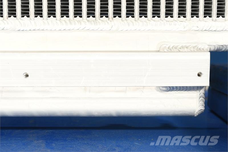 Mack Titan Radiator # 607156 Radiadores