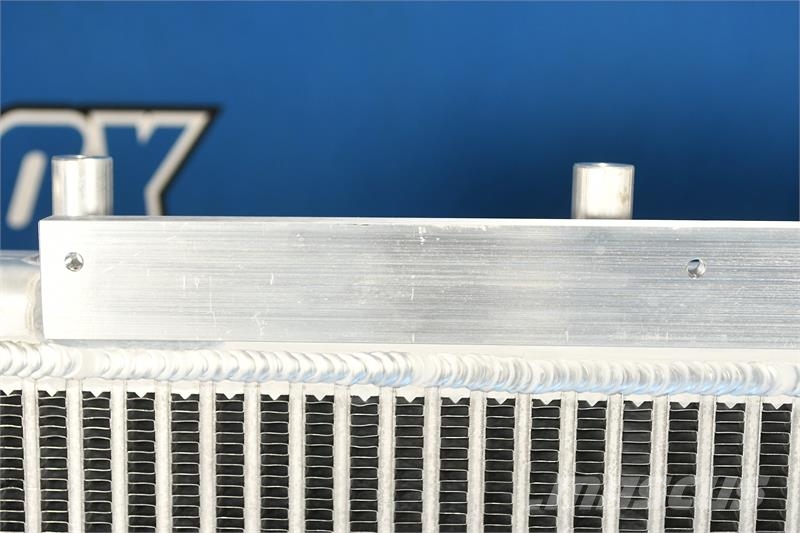 Mack Titan Radiator # 607156 Radiadores