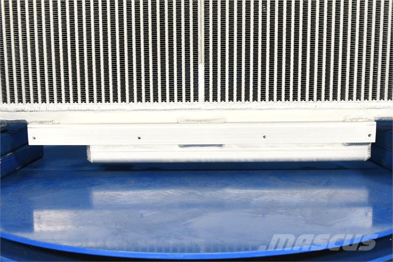 Mack Titan Radiator # 607156 Radiadores