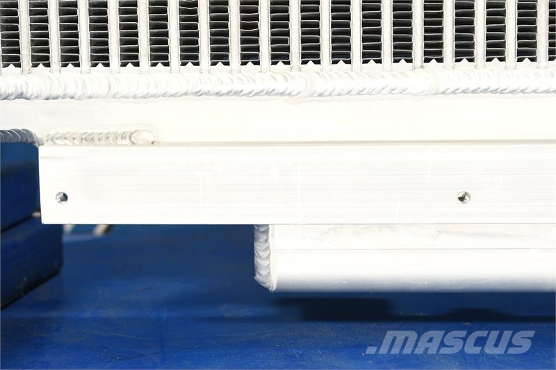 Mack Titan Radiator # 607156 Radiadores